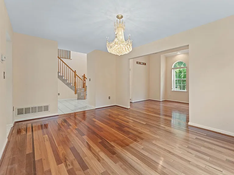 1 Gaelic Ct — Photo 9
