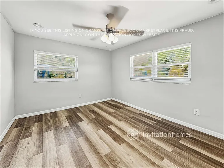 1938 Summit Dr — Photo 11