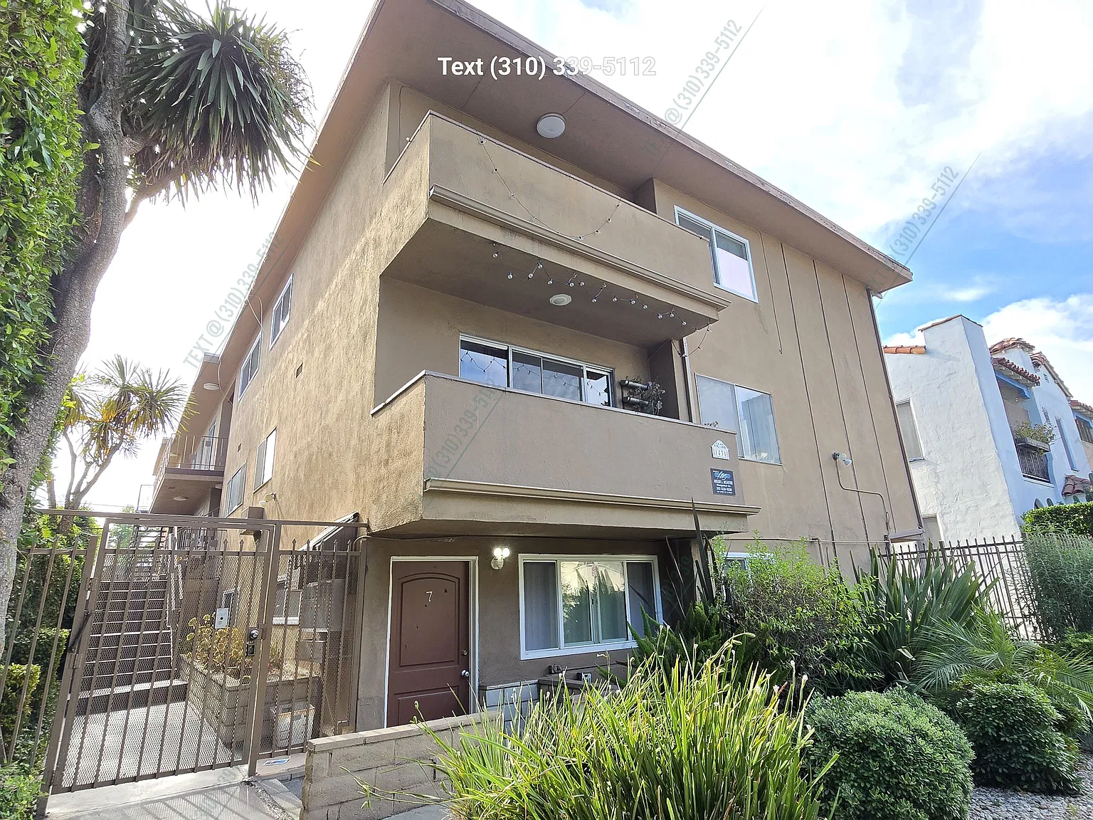 2 bed, 950 sqft, $2,780 — Photo 2