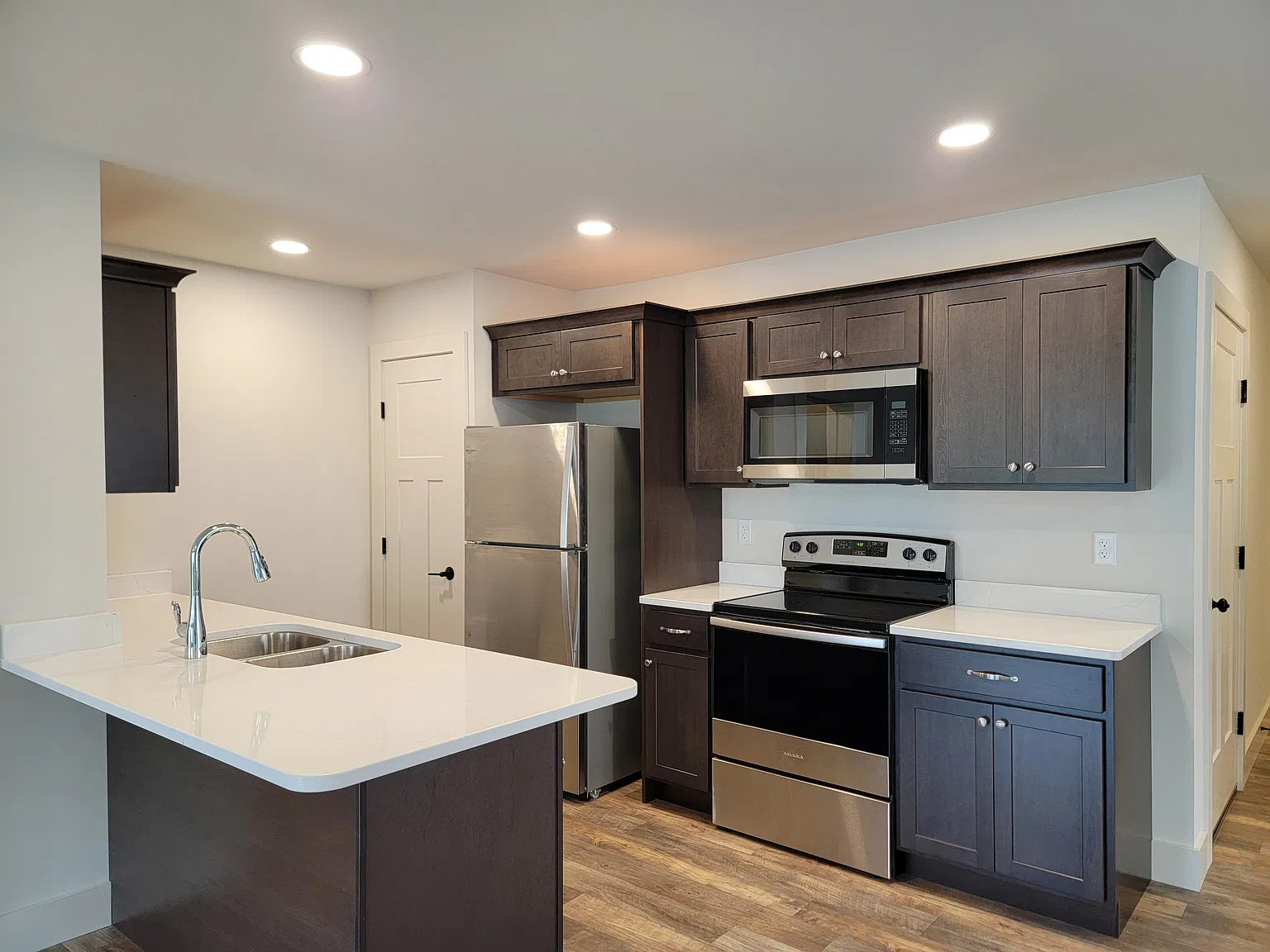 3 bed, 2.5 bath, 1839 sqft, $2,095 — Photo 3