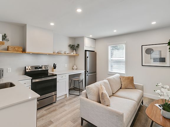5th image of 537 E Breckenridge St #537