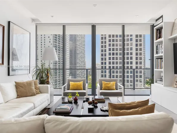 68 SE 6th St APT 1703, Miami, FL 33131