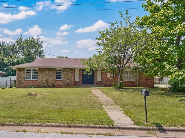 1956 E Greenview Street, Springfield, MO 65803