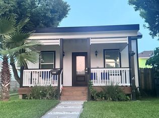 2811 Avenue Q 1/2, Galveston, TX 77550