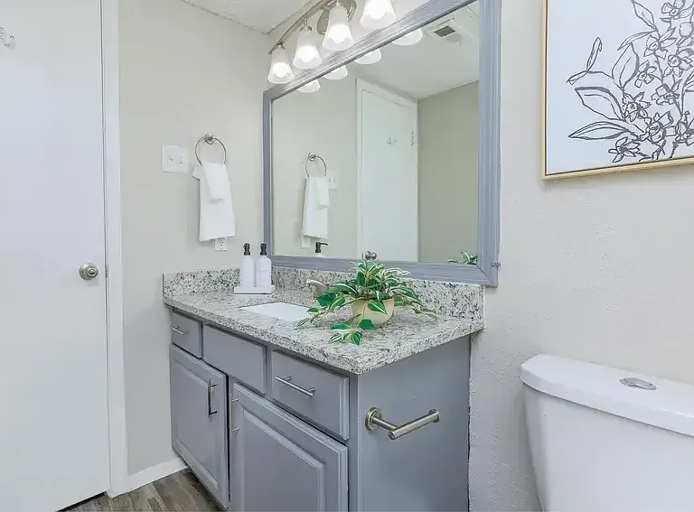 Blakely Apartments — Photo 14