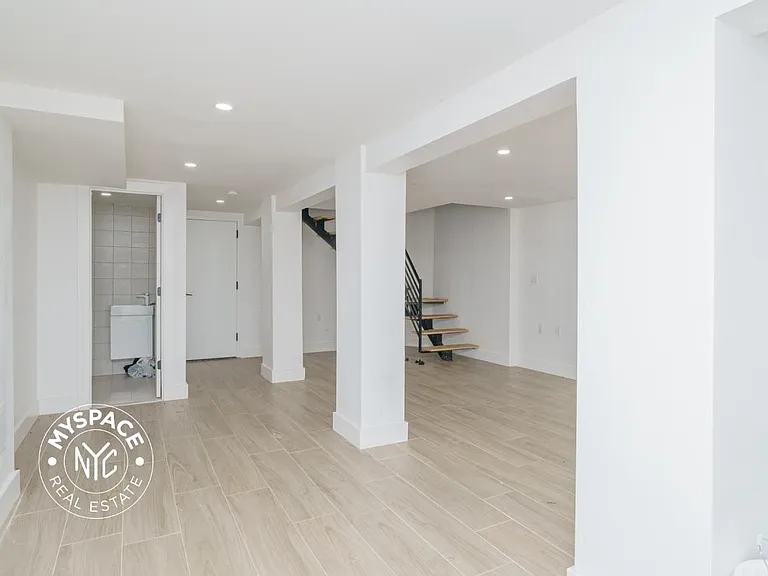 1027 Putnam Ave #1C — Photo 15