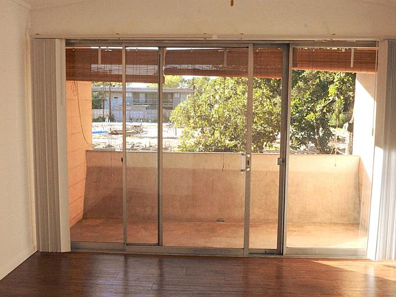 Front bedroom and balcony