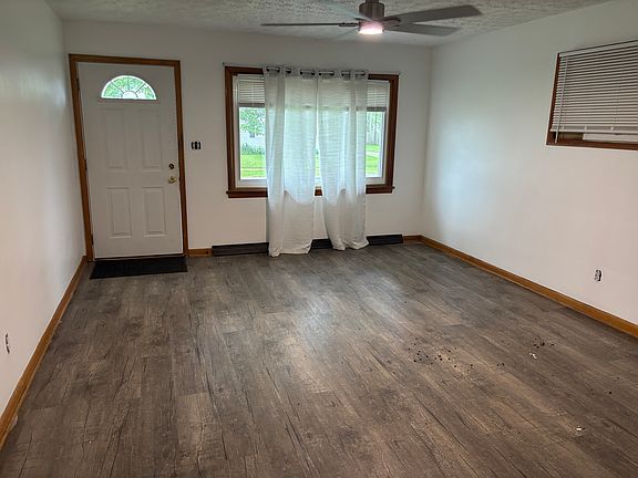 4th image of 1569 Merrill Ave