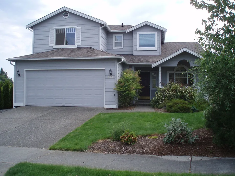 4813 35th Ave NE