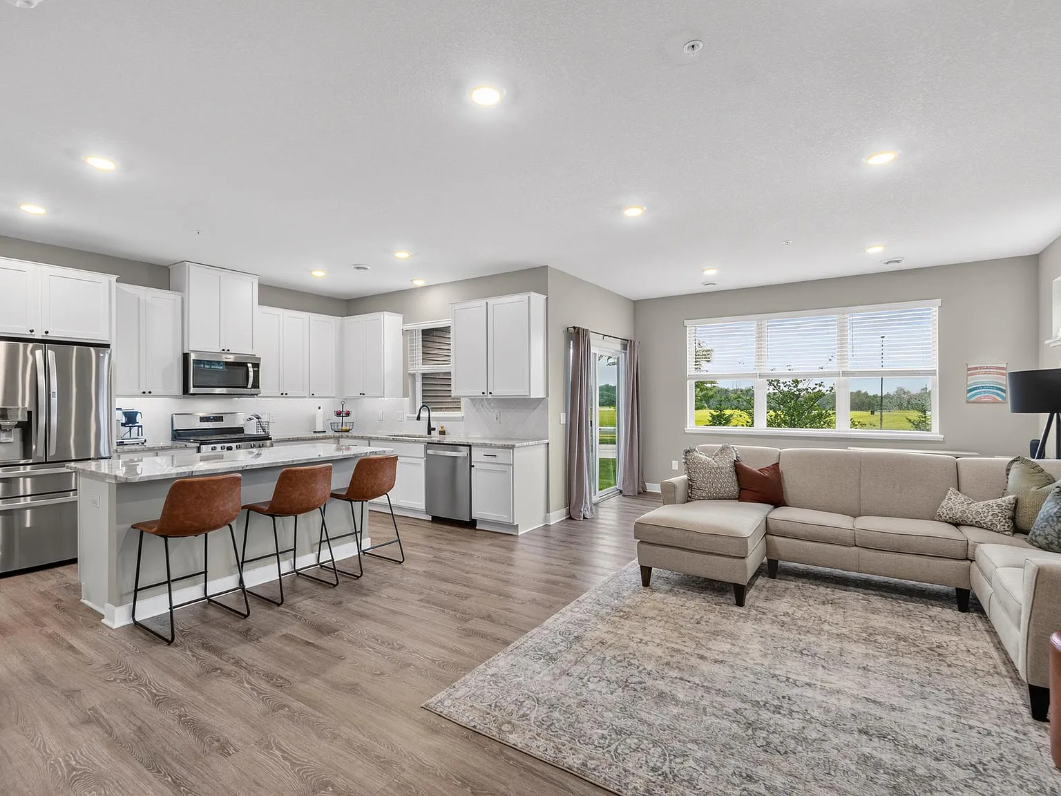 3 bed, 2.5 bath, 1966 sqft, $2,895 — Photo 4