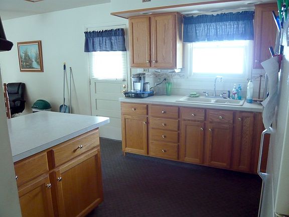 5th image of 15437 James Dr