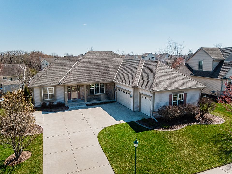 1st image of 733 Heron Dr