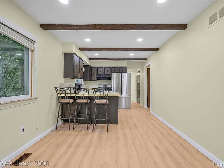 2053 Brookfield St — Photo 8