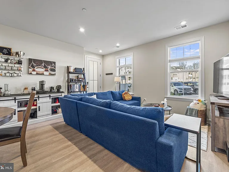 12384 Azure Ln — Photo 2
