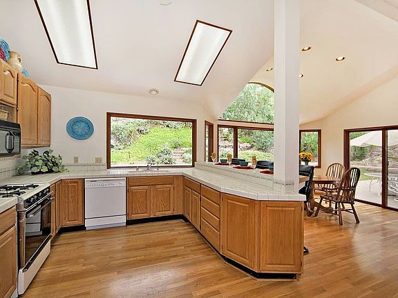 5th image of 10636 Rookwood Dr