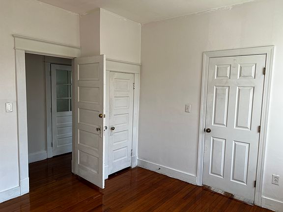 5th image of 120 W 38th St #B
