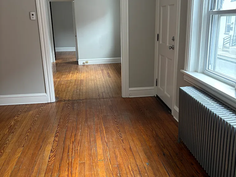 529 Spruce St — Photo 9