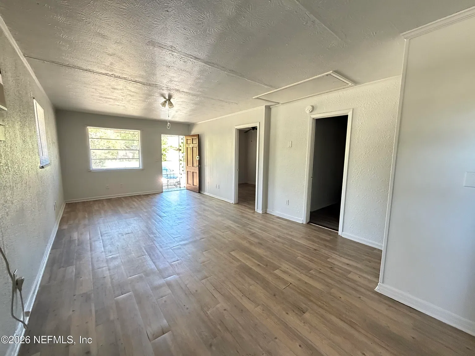 2 bed, 1.0 bath, 800 sqft, $1,000 — Photo 3