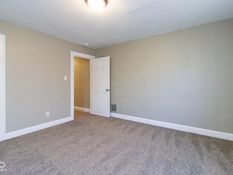 3328 E New York St — Photo 14