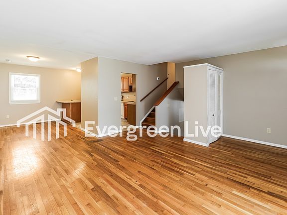 3rd image of 10698 Chelmsford Rd