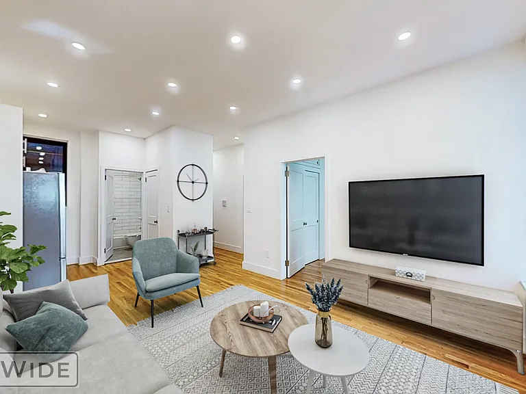 443 W 51st St #1R — Photo 3