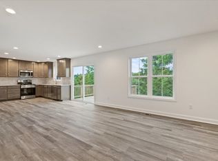 8 Middlebrook Ave, Staunton, VA 24401