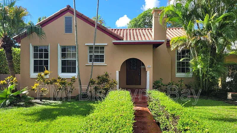 4 bed, 3.0 bath, $4,500 — Photo 2