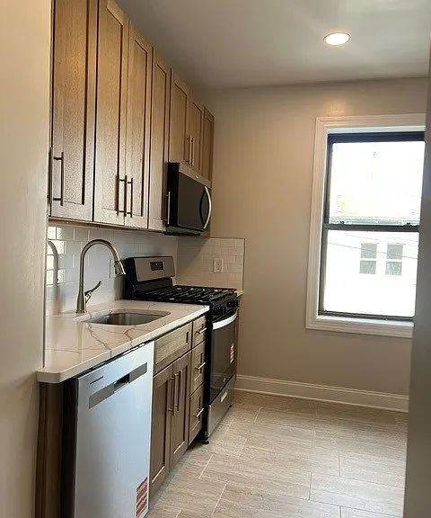44 West 33rd Street Apartments — Photo 8