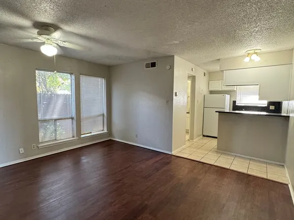 105 E 38th