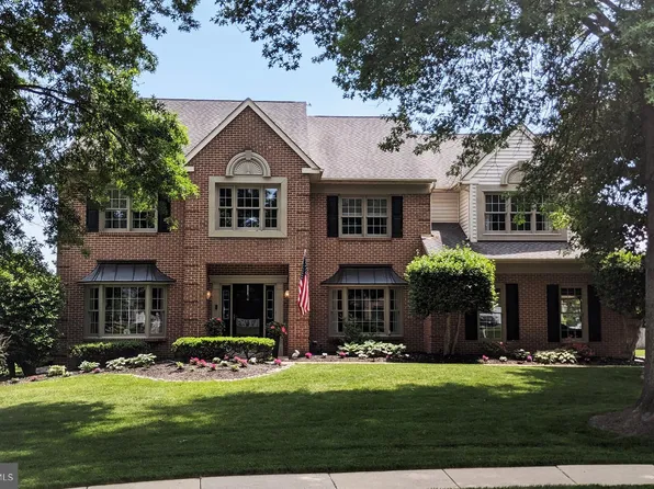 103 Parliament Cir, North Wales, PA 19454