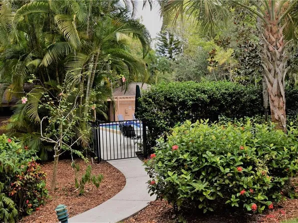 1667 Brookhouse Cir, Sarasota, FL