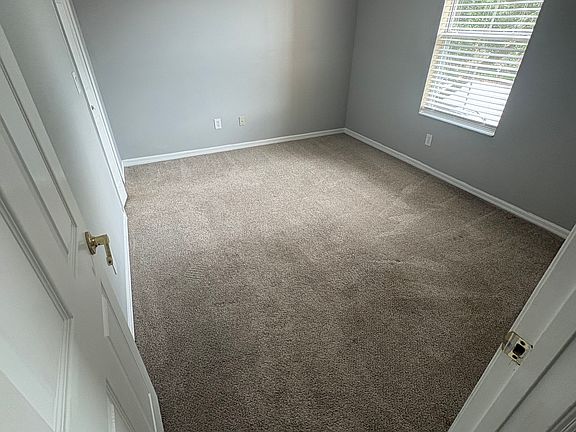 3rd image of 1210 Retreat View Cir