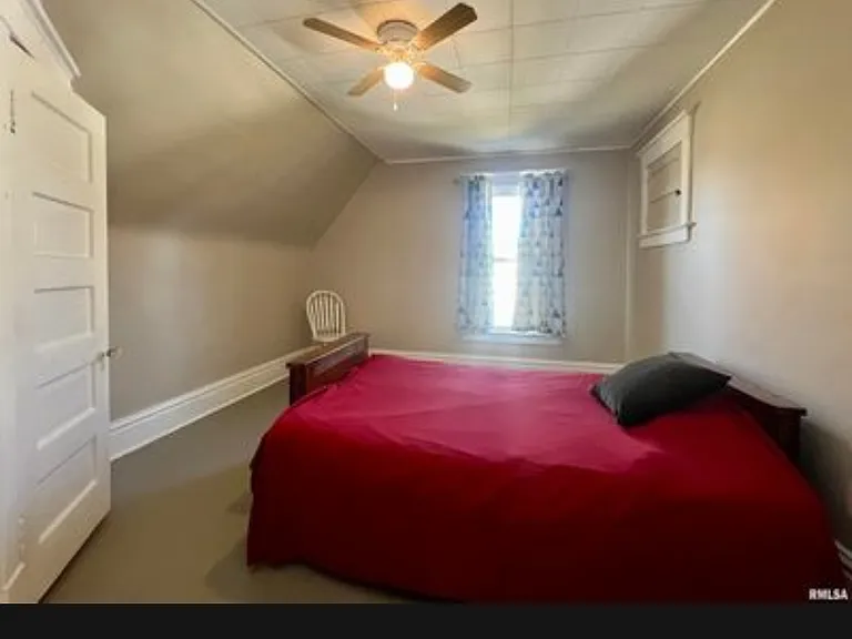 203 N Arthur Ave — Photo 2