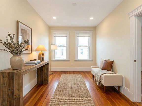 4th image of 44 Brackett St #33