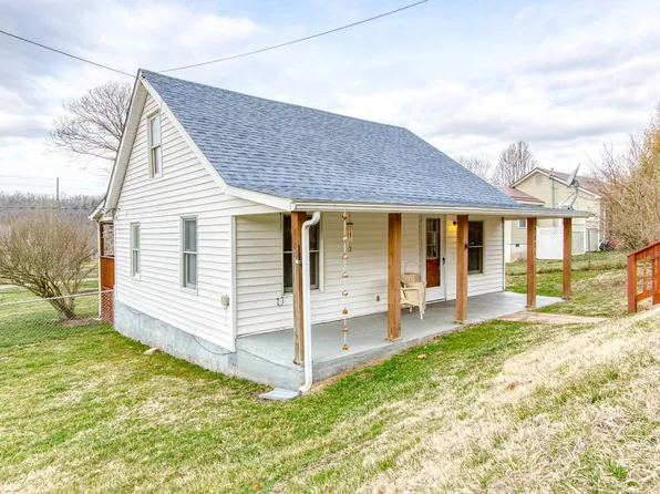 2521 2nd St, Radford, VA 24141