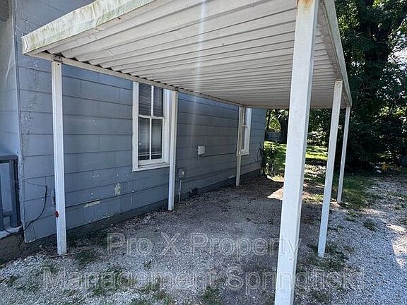 2nd image of 618 W Calhoun St