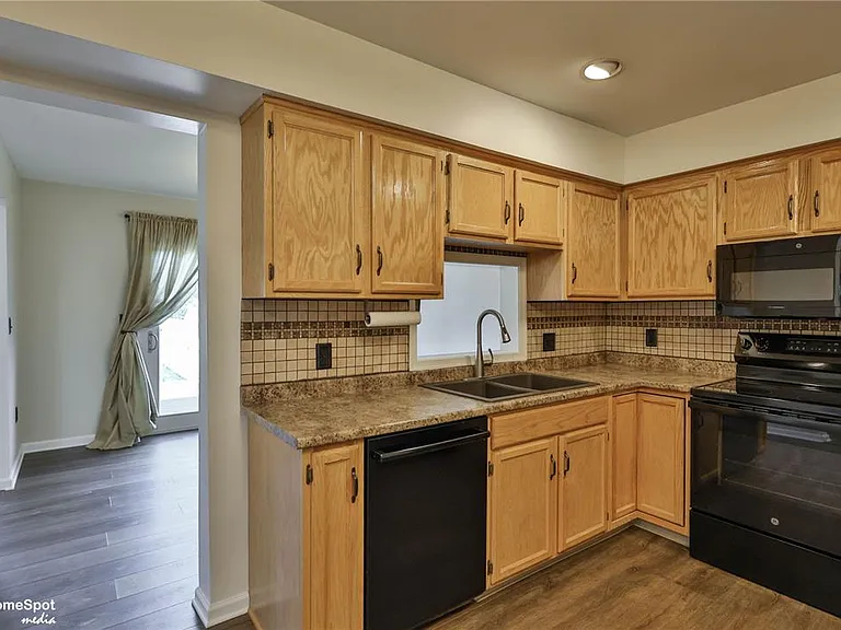 124 Stephanie Dr — Photo 15