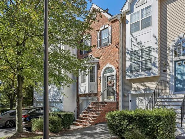 601 Hartford Dr, Nutley, NJ 07110