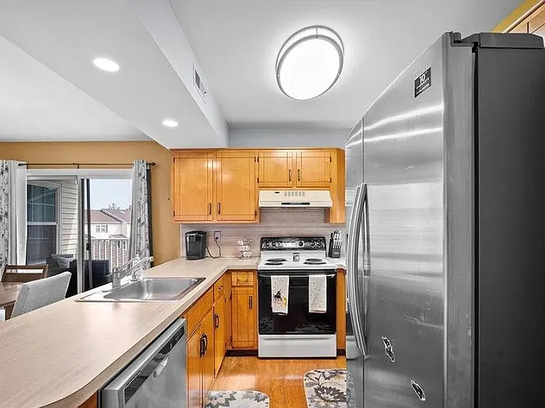 710 Briarwood Dr #B — Photo 7