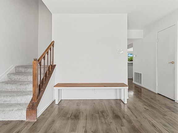 3rd image of 7233 Bayberry Ln