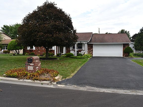 2nd image of 842 Longmeadow Ln