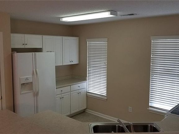 5th image of 106 Peat Moss Dr