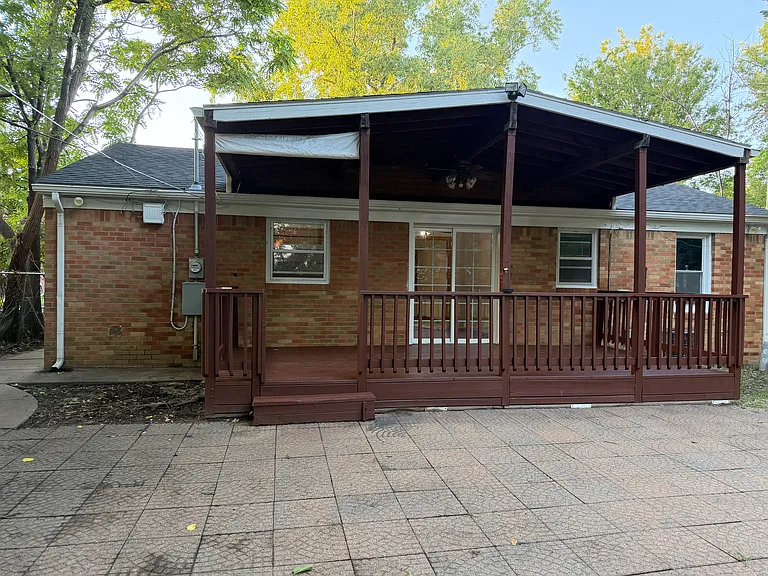 1215 E Donnell Ave — Photo 13