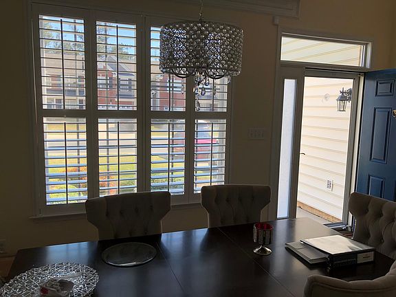 4th image of 862 Parkland Pl