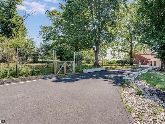 4th image of 145-A Perryville Rd