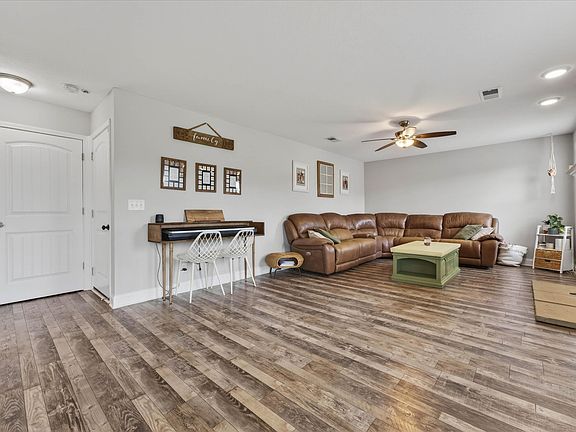 5th image of 1200 Eagles Nest Ln