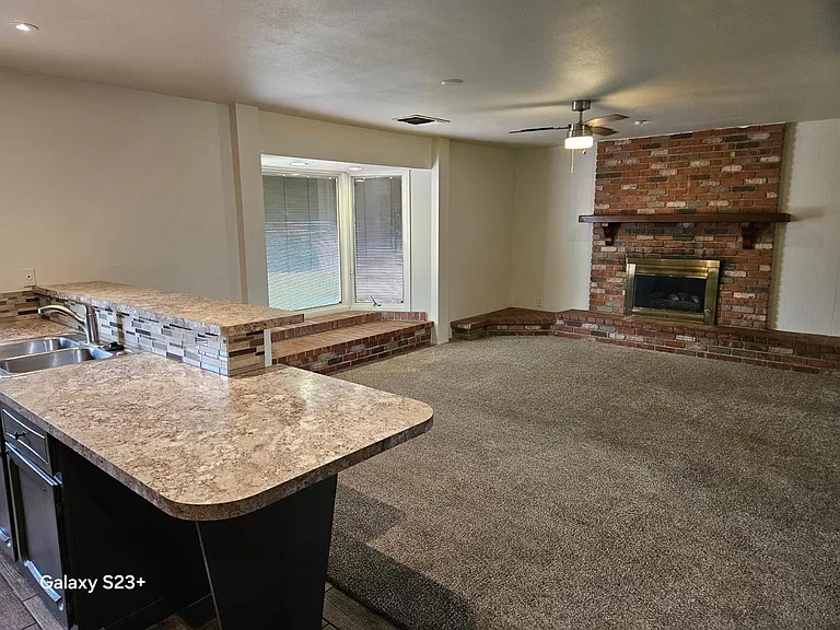 531 E Laguna Dr — Photo 12