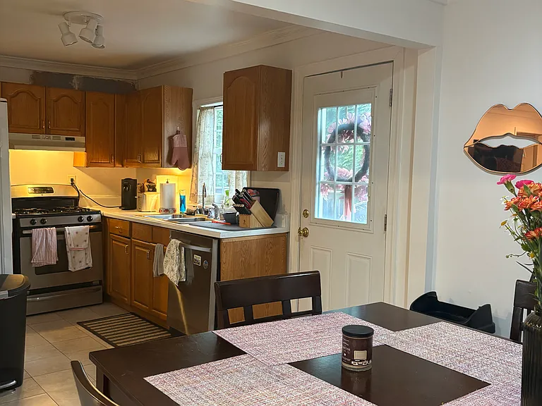 1439 Windsor Pkwy NE — Photo 32