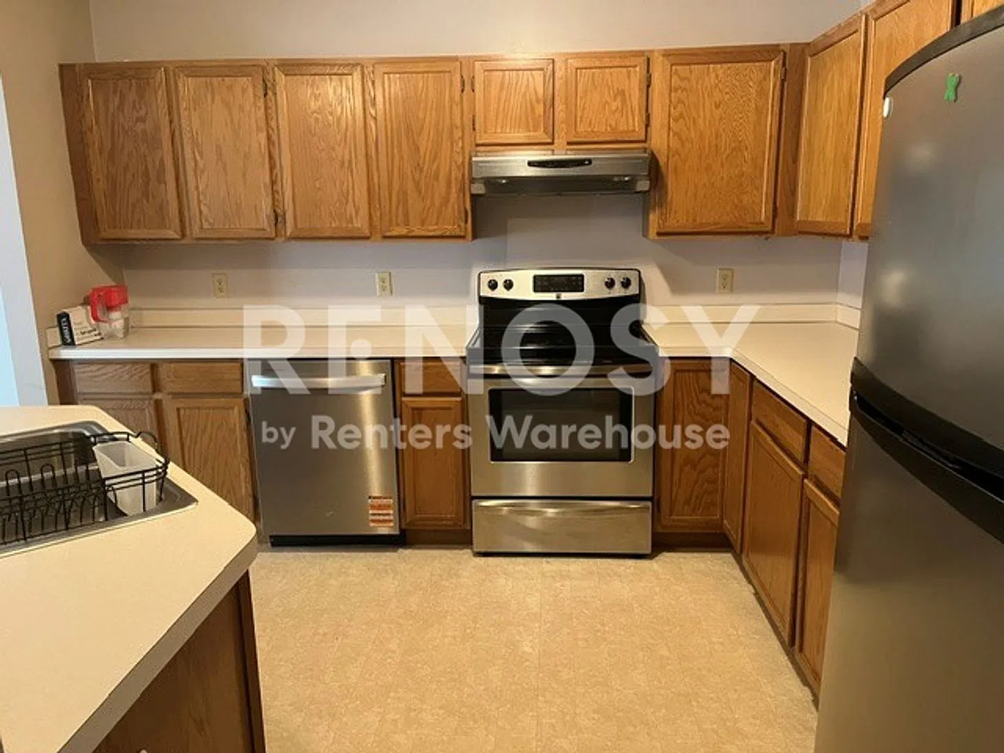 Spacious 2 Bedroom 1.5 Bath Townhome — Photo 4