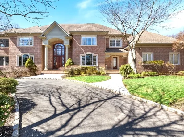 621 Valley Rd, Watchung Boro, NJ 07069